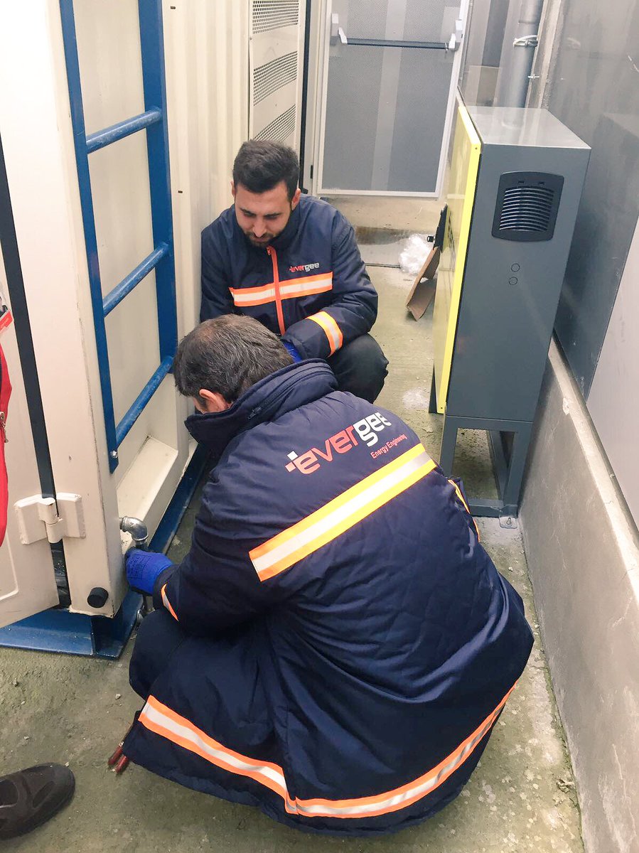 EVERGEE_TR's tweet photo. Today #Evergee team is working for a banking #datacenter in #Istanbul . Our #Daytank Protection systems ensure the optimum #fuel quality to avoid #diesel related #Powerfailures #Uptime #TIER3 #FuelMaintenance #FuelPolishing https://t.co/HVTk11Sxgg