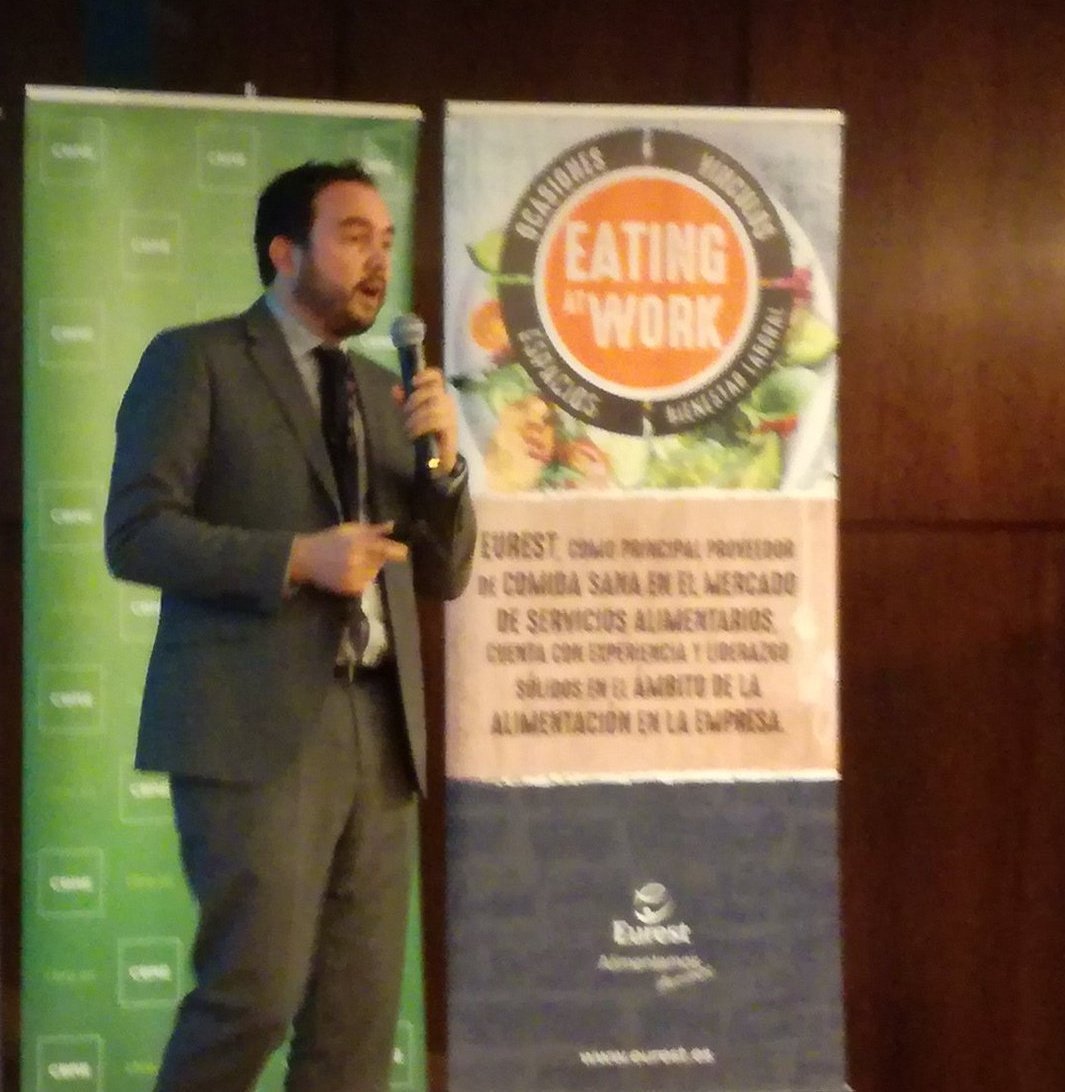 CBRE_es's tweet photo. Nuestro compañero Luis Cabrera @luiskabre, Dir. Sostenibilidad y Eficiencia Energética, analiza en #WPS2017 Barcelona las nuevas oficinas CBRE y nuestro primer proyecto con Certificación WELL en España @IFMA_spain https://t.co/m0YxqywttD