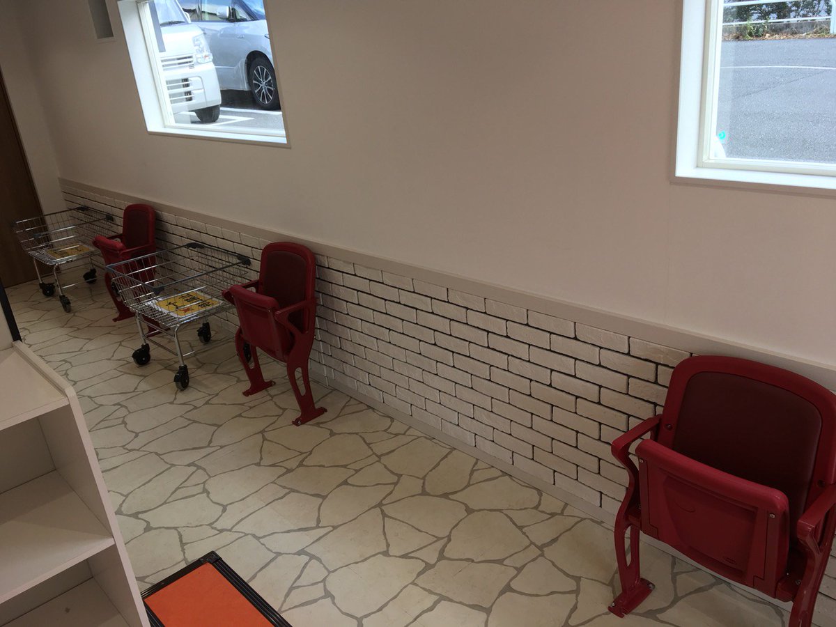 AsiaHussey's tweet photo. One of the more unique installments of our product, with our Fusion fixed seating installed at a coin-operated self service laundromat in Japan. https://t.co/in9ohzStrw