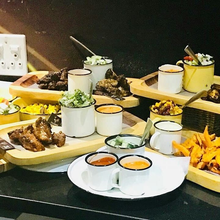 HaveWingsSA's tweet photo. It's lunchtime and we're ready to feed your rumbling tummy with our selection of gourmet grilled wings and healthy sides. Come and enjoy an incredible lunch at our store @27_boxes and join the #WingRevolution. #HaveWings #IssaWingRevolution #GoodFood https://t.co/vPZOZy33oP