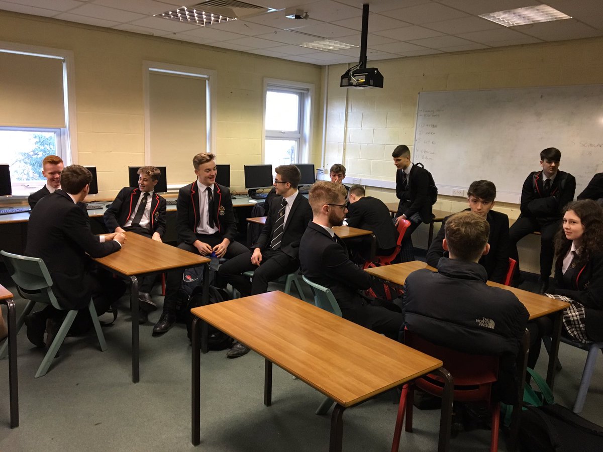 LymmHighSchool's tweet photo. Our fantastic @Lymmhigh6thform students mentoring some of our Y11 Scholars mentoring at its finest #PeerMentoring #support #futures #mockready #SixthForm https://t.co/gLaRNZ0oV5