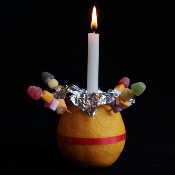 This Sunday December 3rd it's #Christingle! Join us at 9.30am St. Marks or 11am Putnoe Heights for family-friendly Christingle-making 🍊 It's also the first Sunday of #Advent!