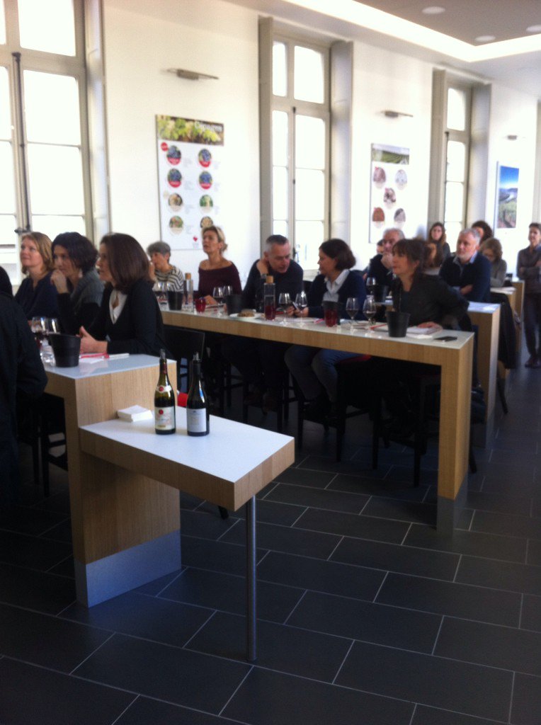 GibierI's tweet photo. L'#EcoledesVins d'#Inter-Rhône au #CarréduPalais est ouverte! :-) https://t.co/8aeINuXmkZ @Vinsrhone https://t.co/ZTGmO2lrMu