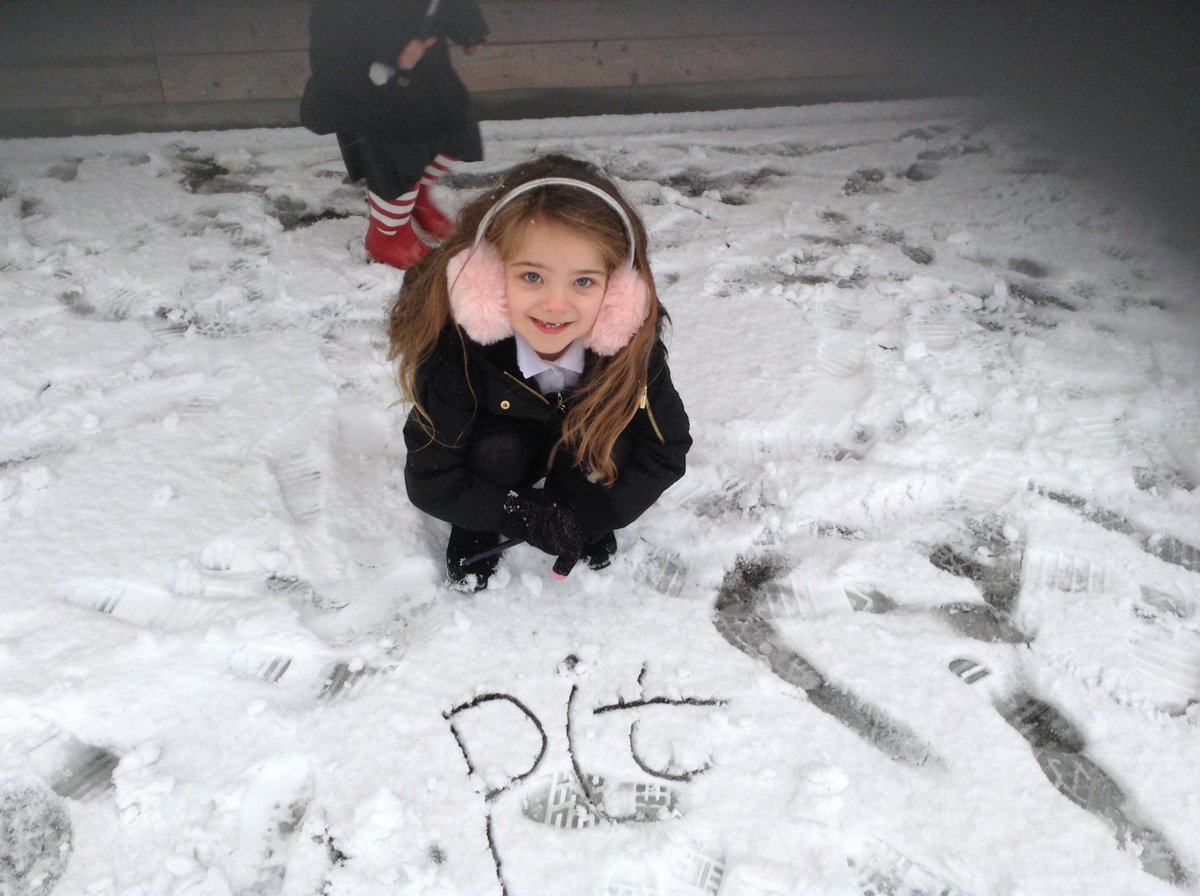 miss_mudge's tweet photo. When it's hard to teach through snow excitement, use the weather as a tool. #phonics #outdoorlearning https://t.co/C7zHn0a78g