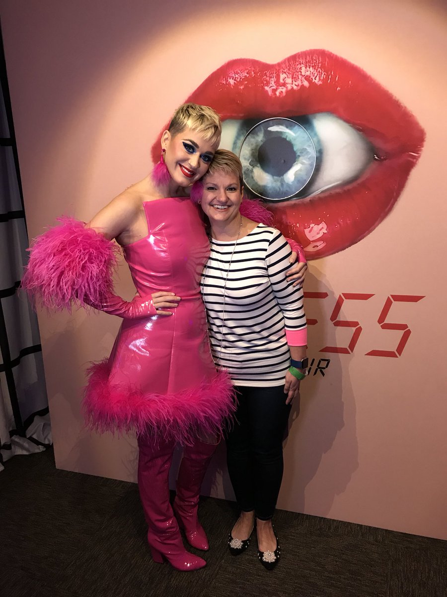 <a href="/katyperryforum/">KatyCats.com</a> THANK YOU!!!!! #shesamazing #shewaslatetohershowbecasueofme #pinchme THANK YOU <a href="/katyperry/">KATY PERRY</a> you’re freaking awesome!💕🍓
