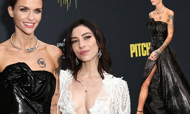 Trends_Zone's tweet photo. Jessica Origliasso gushes over girlfriend Ruby Rose #jessica #origliasso #gushes #girlfriend https://t.co/eyUIDN6nsT https://t.co/46VCxAKuBq