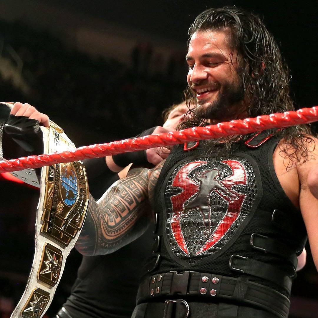 TheRREmpire_'s tweet photo. Our Pic of the Day of @WWERomanReigns 😘 #RomanReigns #RomanEmpire   #theGuy #raw #wwe #wwelive #picoftheday #IntercontinentalChampion #joeanoai https://t.co/hkWIwsR7ew