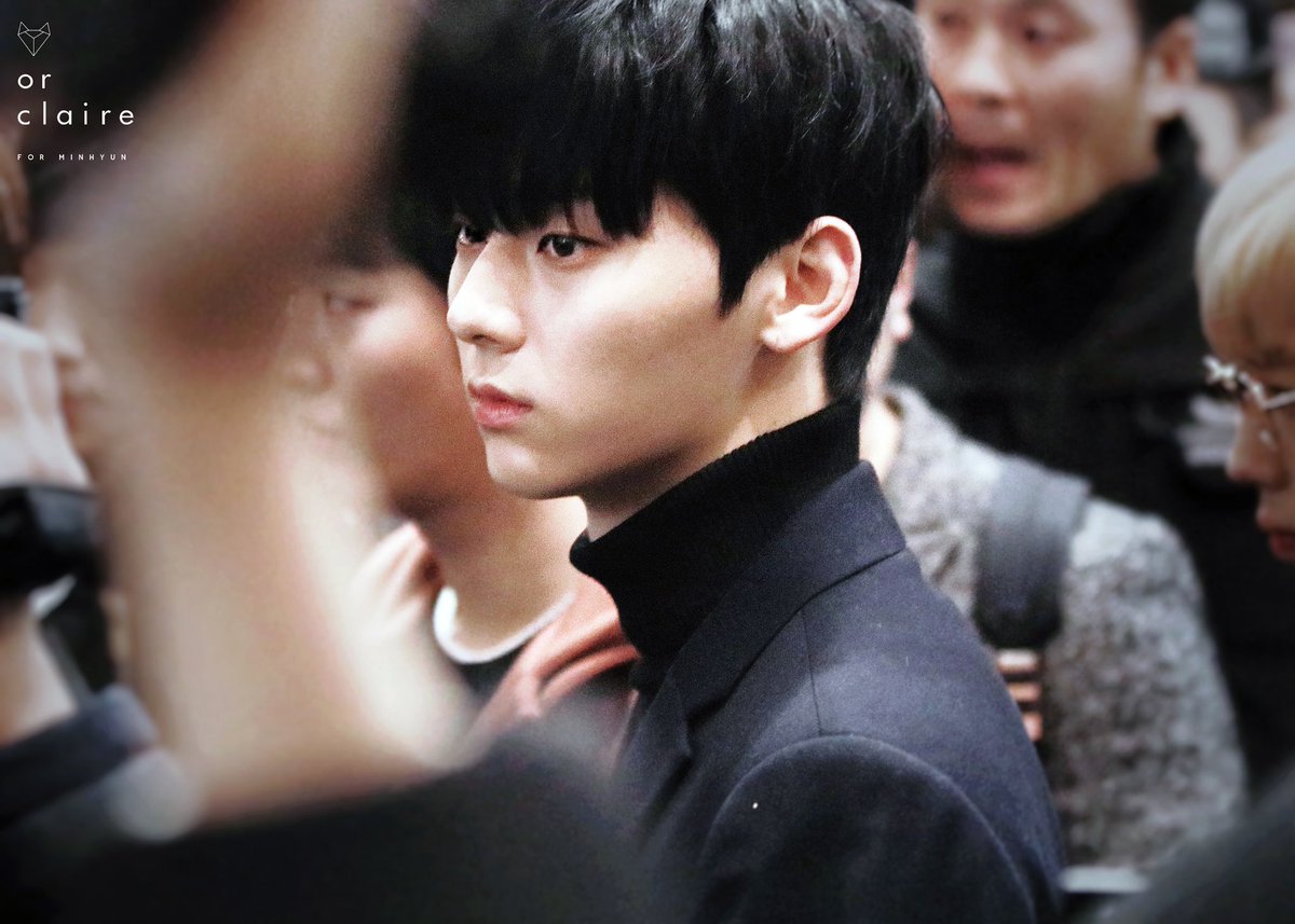 0rclaire's tweet photo. 171128 김포공항 출국

#황민현 #워너원 #MINHYUN #WANNAONE https://t.co/s9SdY3WKGr