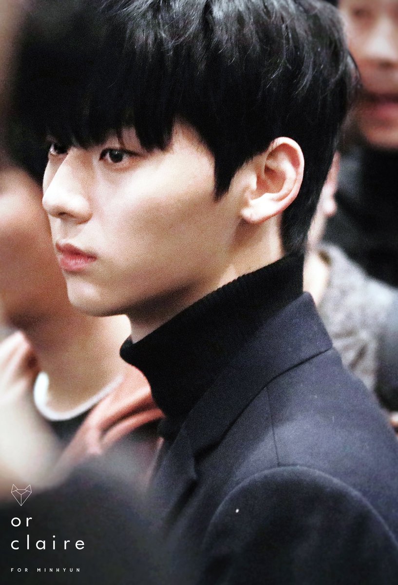 0rclaire's tweet photo. 171128 김포공항 출국

#황민현 #워너원 #MINHYUN #WANNAONE https://t.co/s9SdY3WKGr