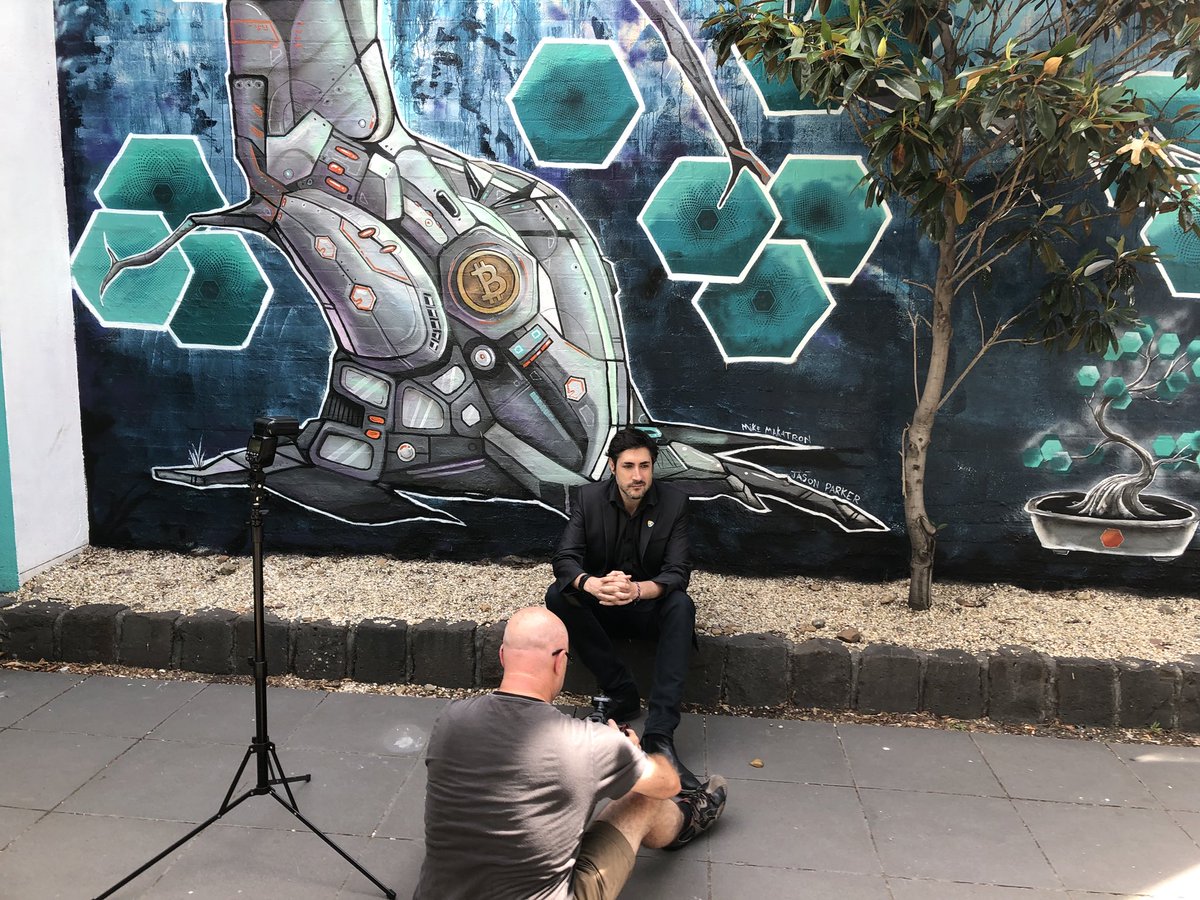 BlockchainCTR's tweet photo. @trikar @BlockchainCTR with great #streetart background by #makatron #blockchain #technology #cryptocurrency #cryptonews #NEM #community https://t.co/5JwZVWVf2f