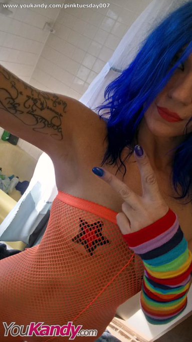 Pinktuesday’s pics and videos