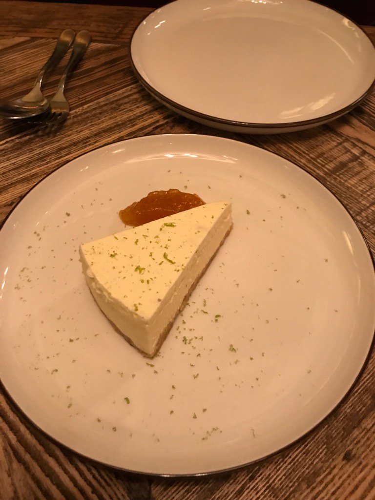 GoodfellowPaul's tweet photo. Great dinner@Hovarda_London @husvedat thanks to the great team for a super night https://t.co/zdzD3f6NGg