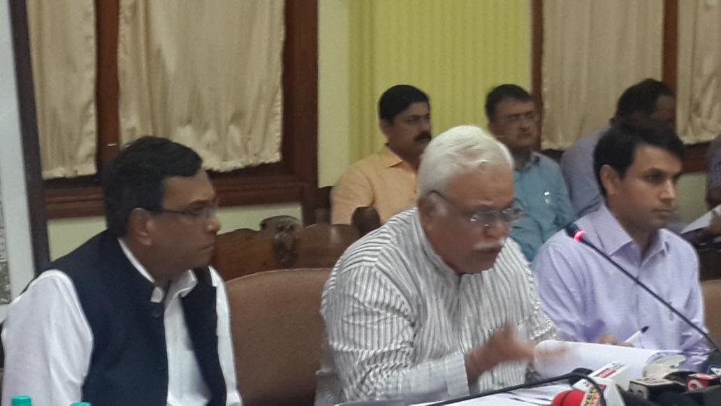 investkarnataka's tweet photo. Hon'ble Minister @RV_Deshpande addressing the Press Meet to highlight some important Achievements &amp; Updates pertaining to the Industries Department, KIADB etc. in Vidhana Soudha https://t.co/XZeublLSL6