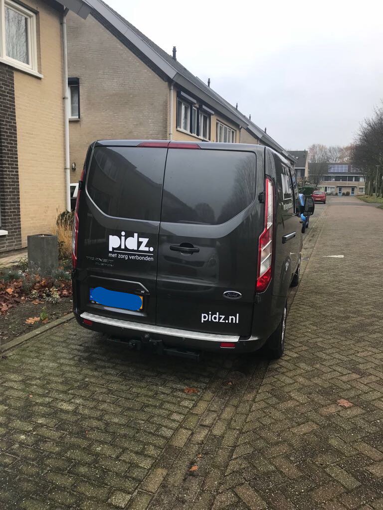 pidzzorg's tweet photo. Ook medeweggebruikers kunnen niet meer om @CoppusP heen nu zijn auto is bestickerd. Een nieuwe stap op weg naar de 1 miljoen blije mensen! #zorg #zorgzzp #zzp #uitzendkracht #verpleegkundige #interim #PIDZ https://t.co/QLJLHlWRLB