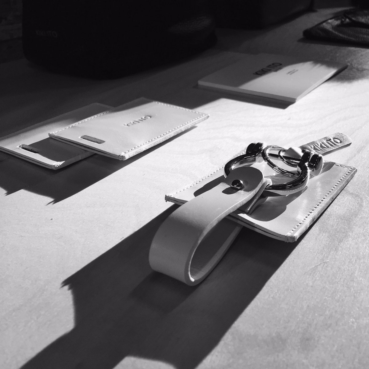 kikitobags's tweet photo. White #keychain #light from our collection #breeze by @kikitobags https://t.co/MyZRMD5tqF