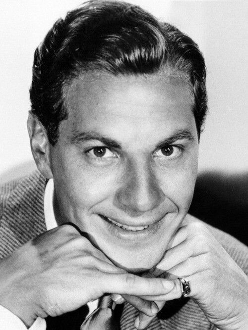 AllThingsMarx's tweet photo. Remembering #ZeppoMarx born Herbert Manfred Marx. He died died of lung cancer aged 78 on 30th Nov 1979. He was the last surviving #MarxBrother https://t.co/bgX54eAv7H