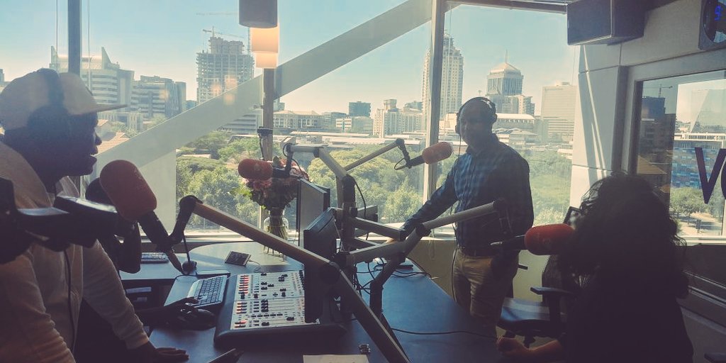 TheTouchdown326's tweet photo. Thank you @DjMaswe the vice president of #TOUCHS for coming through to wish President @TsoloNthebe a Happy
Birthday ๐๐๐๐ #ExpensiveBreakfast with @GlenLewisSA @THATninahastie #Listentothefuture https://t.co/nor2tbl2Sc