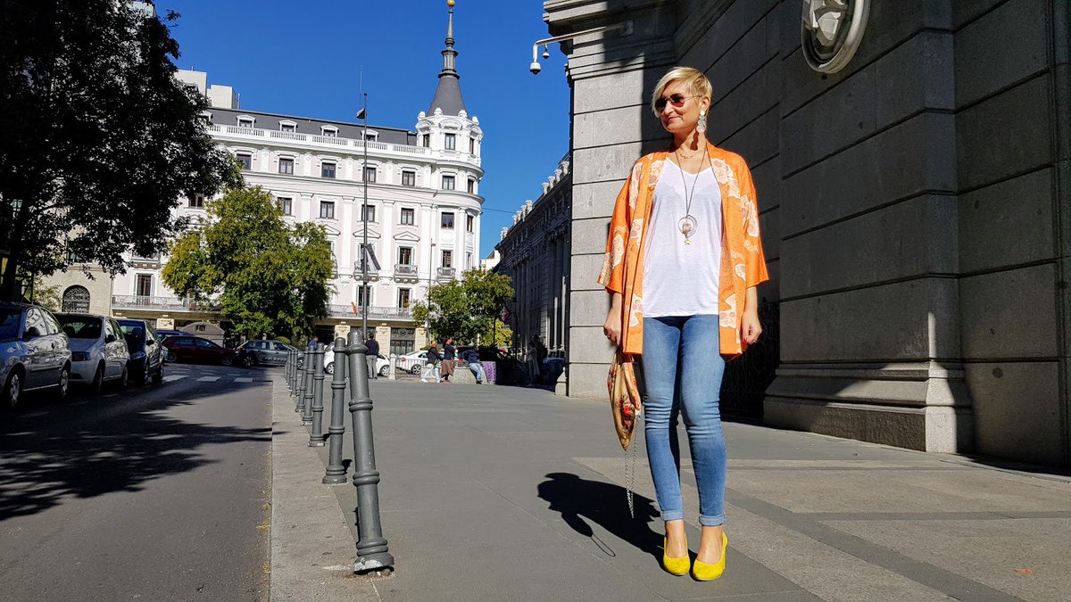 beatrizmartmart's tweet photo. Hoy, en #DeTaconesyBolsos, un outfit, kimono de @fiufiuus, pendientes y anillo de #MrsSheriff, colgante de de la colección Syzygy2 de #conspiradoras, collar de @BJesuiscoquette y bolso de @lacarolabycarla.
https://t.co/7Z0JwbJich https://t.co/hEh3BBftZu