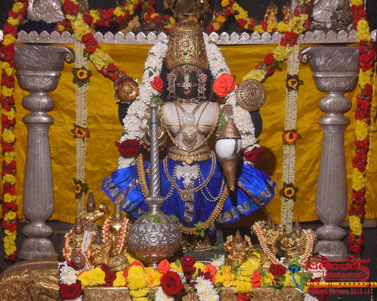 pureprayer_nrrs's tweet photo. Alankara: Sri #Achyutha #Swamy #Alankara to lord Sri krishna at Sri Krishna Mutt Udupi.
30-11-2017(Thursday)
Happy Moksada Ekadasi
For more updates download #Pureprayer #App Today
Book #Sevasonline at #Pureprayer
Android Users: https://t.co/mryZ7Dj3c1 https://t.co/ODfQ1xCOaQ
