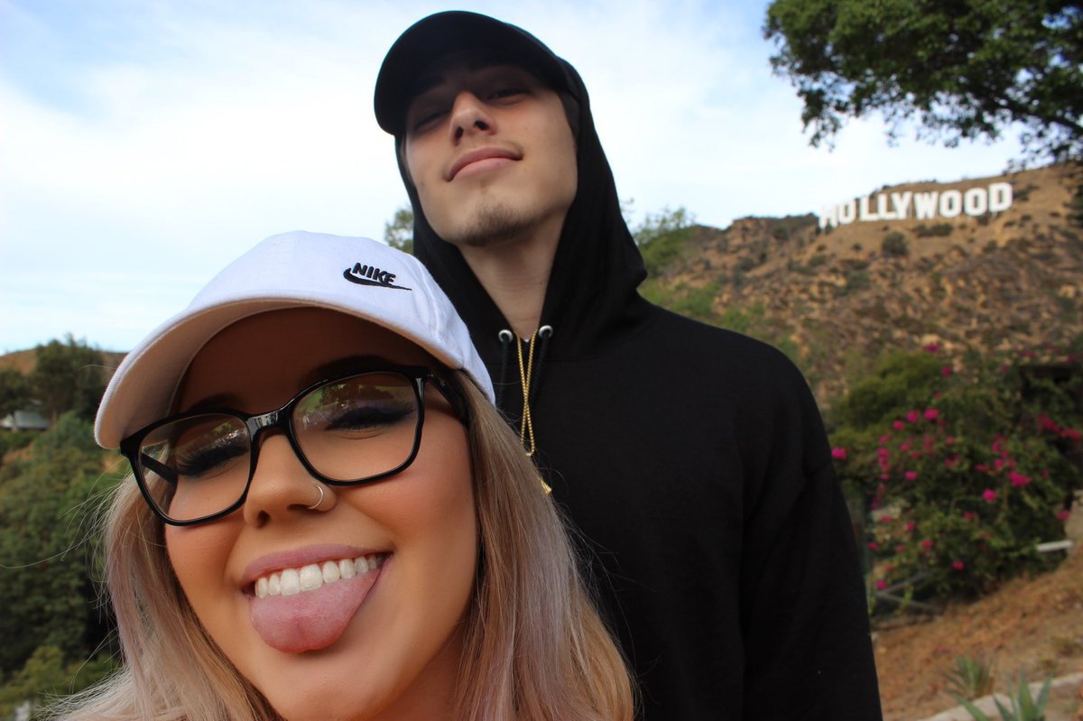 itsserenityb's tweet photo. We were tourists in our own city today 🌃 #AOSAS https://t.co/Y23fiWcHha