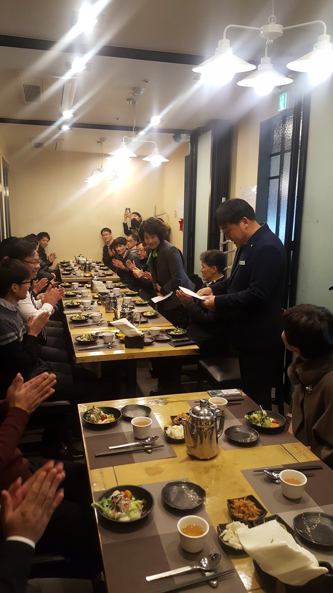wisehyun's tweet photo. #성남시 #정보통신과
2017년도 행정시스템 및 홈페이지 등 성남시가 운영될수 있도록 힘써주시는 유지보수직원들과. 간담회를 실시하였습니다. https://t.co/bMVn4CMmDu