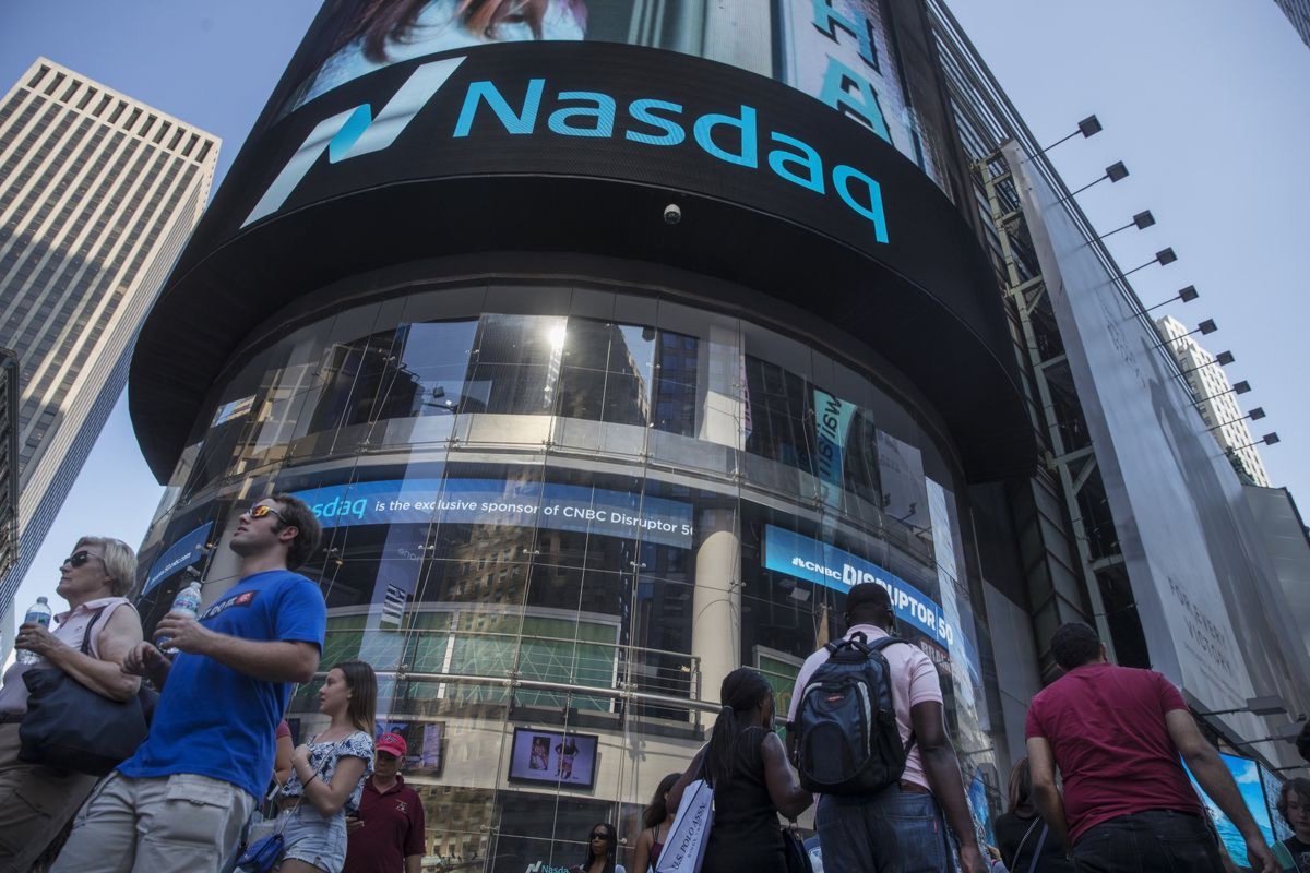 纳斯达克计划推出#比特币期货］#bitcoin 从而成为继芝加哥商业交易所和芝加哥期权交易所之后第三家涉足炙手可热的数字货币市场的美国主要交易所 。纳斯达克的期货交易规模较小，他们可能看到比特币有潜力在未来变得更庞大：https://t.co/SbgCSV8rBS