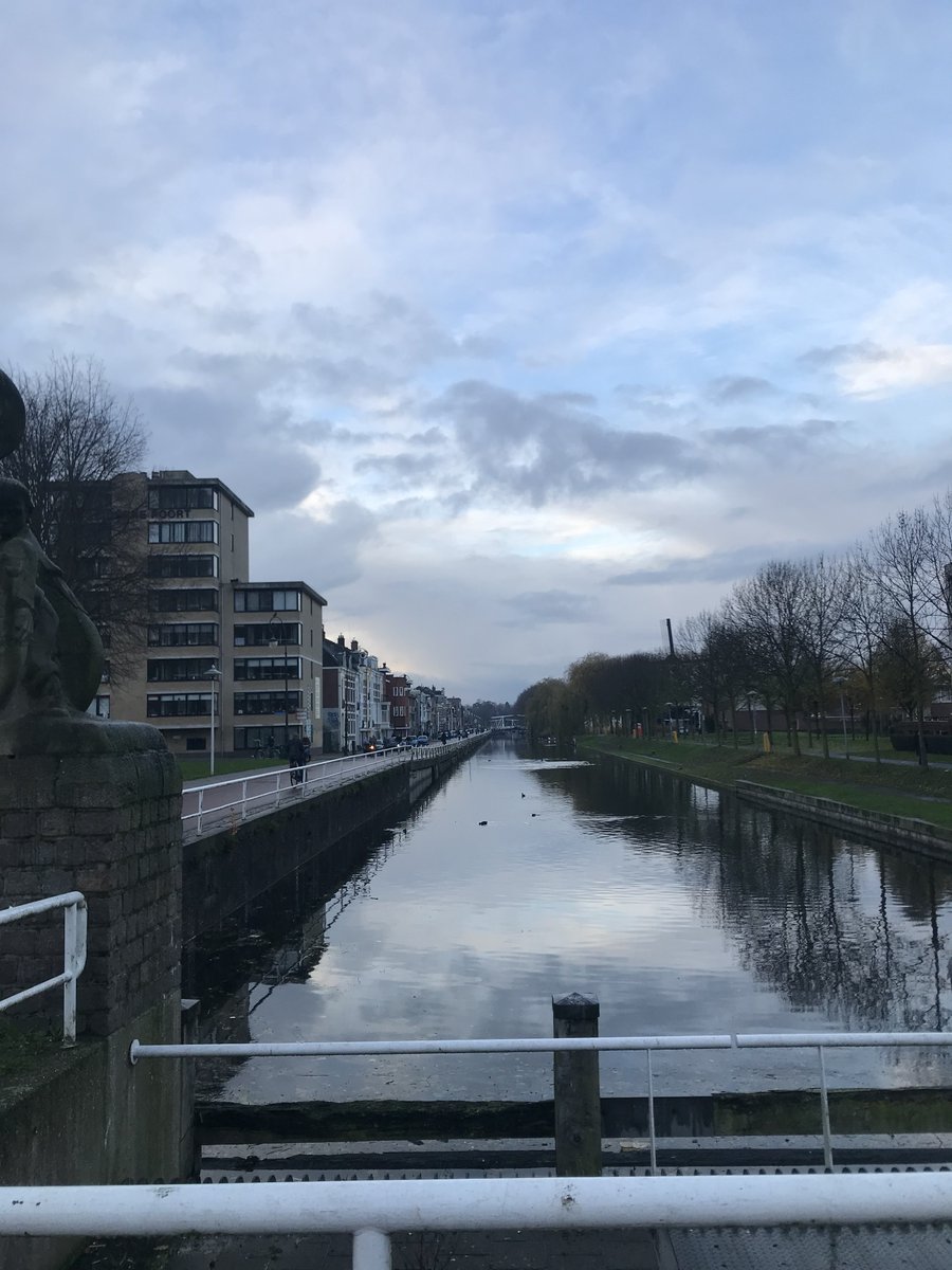 Thorsius's tweet photo. Goedemorgen Utrecht! Ik ben vandaag te gast als spreker bij het congres ‘Houd de lijn open’ #HDLO Hoe beinvloedt #digitale #transformatie het #KCC? https://t.co/1ybWjHdjoc