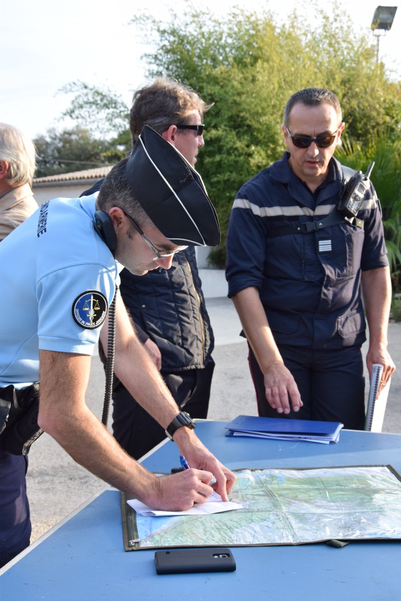 Prefet17's tweet photo. Les services de l'Etat #charentemaritime ont organisé un #exercice de #securite civile #EVAC17 d'évacuation de campings en presqu'île d'Arvert, en partenariat avec professionnels l’hôtellerie de plein air et mairies concernées. Retrouvez la vidéo sur https://t.co/EJ940y0cYY https://t.co/Jt1FpdYbC1
