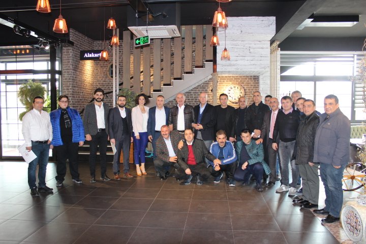 tpfcomtr's tweet photo. Ankara PERDER geleneksel kahvaltı programı Altunbilekler ev sahipliğinde Mirabelle Fırın Mutfak’ta gerçekleşti. Toplantıda Ankara PERDER üyeleri son dönemde sektördeki değişimleri masaya yatırdı.
https://t.co/Zo9Y3aR2lw…/
#ankaraperder #perakende #gıda #market https://t.co/kBzuTsep7V
