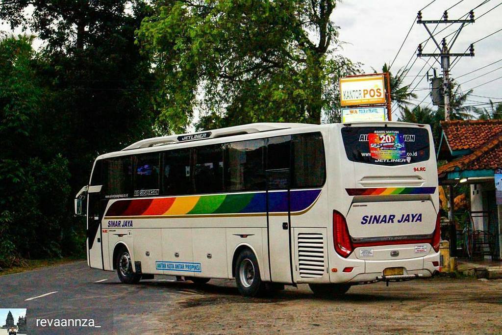 karoseriID's tweet photo. @Regranned from @revaannza_ - Jaran Goyang 🐴
---
Inframe :
SinarJaya { 94RC }
Powered by Hino RN285
Jetliner by @rahayusantosa_official
---
🚩 Gombong,Jawatengah
#sinarjaya #sinarjayabus #sinarjayamania #eatsleepbus #eatsleepbusindo #sukafotobis #fotobisindonesia #fotobissh… https://t.co/nj4mEjfNhm