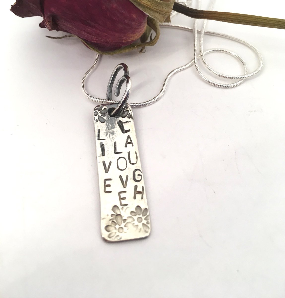 Melanie260198's tweet photo. Good morning everyone have a nice day ๐ sale still running at https://t.co/Ww0gQKpGBi #handmade #jewellery #christmasgifts #prettythings #checkitour๐ #retweet๐ https://t.co/ha0PFwkRDK