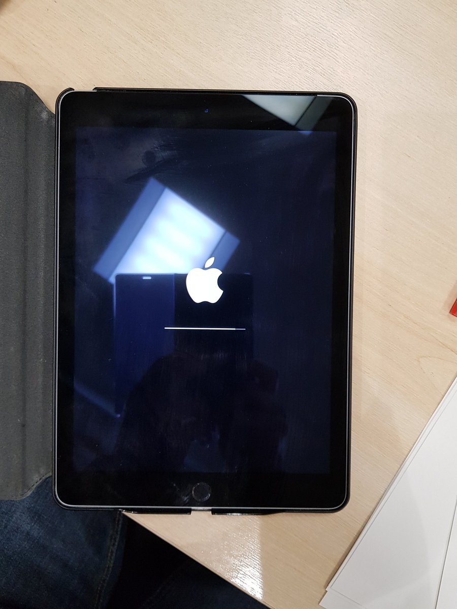 MrMikeRose's tweet photo. The #shkit went on Tuesday.
The iPad is being reset right now.
I can no longer access @DefraGovUK
The long goodbye continues.
Off to @EnvAgency later to hand in more stuff. https://t.co/r0pU1Tt5DX