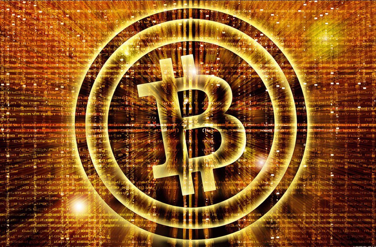 X_Crypto_X's tweet photo. Bitcoin has passed 10k 🤑 #love #instagood #photooftheday #beautiful #tbt #happy #cute #fashion #followme #me #likeforlike #picoftheday https://t.co/ukIJuEFSUO