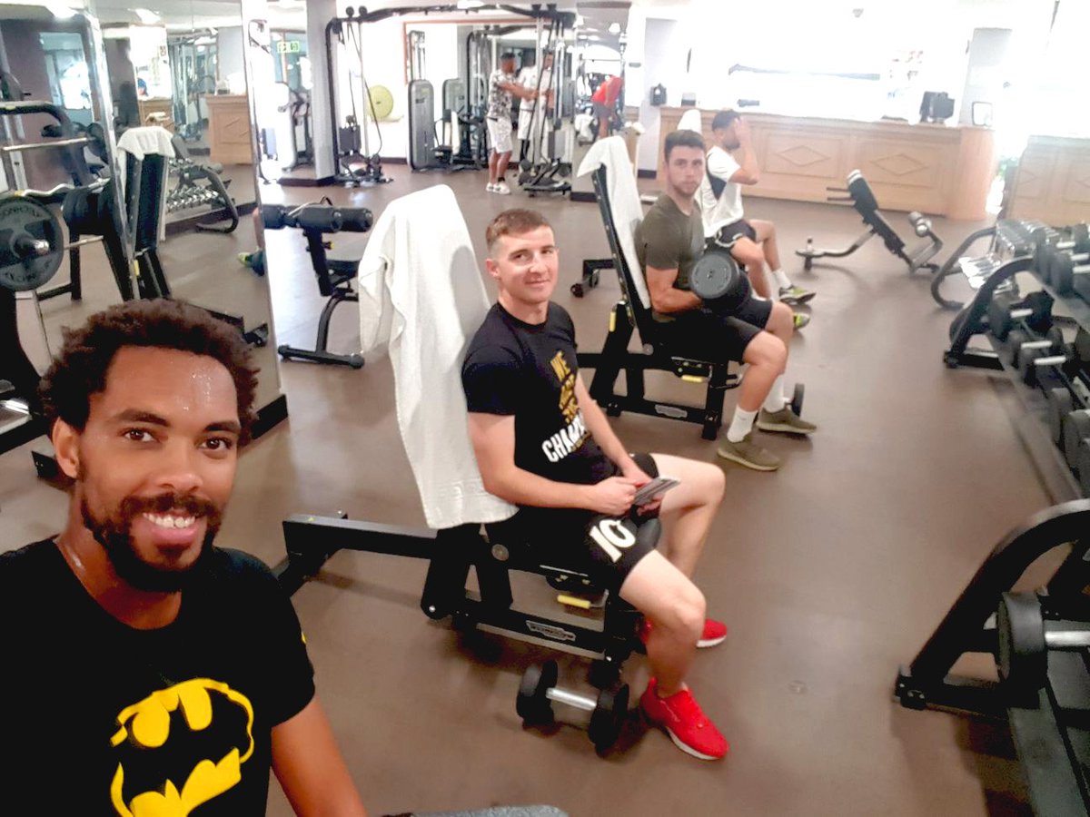 Ruibinho's tweet photo. Sesión de Gimnasio en equipo de ayer / Yesterday´s Gym Training Session with the gang #GoHibs #Football #Footballer #TrainHard #NoPainNoGain #KeepGoing #Work #Motivation #Joy #Life #Respect #Training #Trainingday https://t.co/T9gtoxrohC