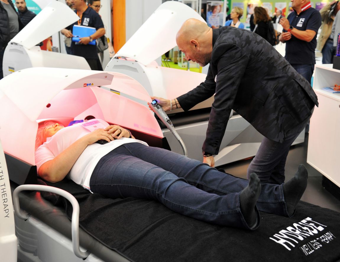HydroJet_Fr's tweet photo. Stop au mal de dos ! L'hydrojet Wellsystem Medical réduit le mal de dos de 90% grâce à ses mouvements brevetés et uniques.
Allongé en apesanteur sur le matelas d'eau sans contact humide permet une mobilisation Osteo articulaire de la colonne vertébrale. 
0810 400 423 https://t.co/njv2hIyvqK