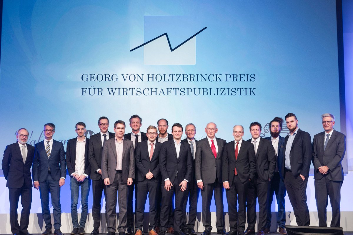100 Prozent Männer als Gewinner unseres Journalistenpreises ist 100 Prozent falsch. Wird es nochmal passieren? In meinem Beisein nie wieder. Ehrenwort! Ich kann zwar nicht die Welt verändern, aber mich. #gvhpreis #Handelsblatt @joyia_consult @anna_handschuh <a href="/Inku_Lux/">Ines Kurschat</a> @herrfranken