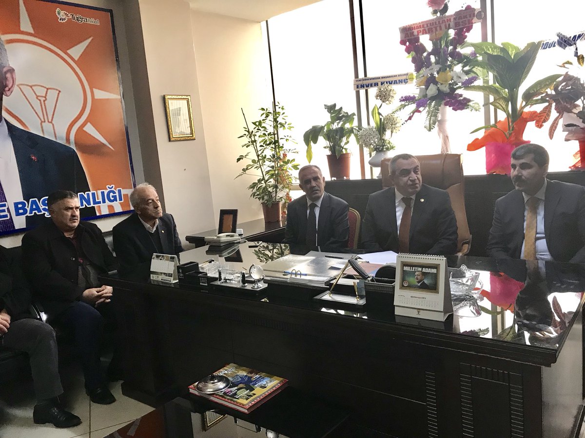 eminsimsekmus's tweet photo. Cumhurbaşkanımız Sayın Recep Tayyip Erdoğan’ın Muş programı öncesi, Belediye Başkanımız @Feyat_ASYA ve AK Parti Muş İl Başkanımız @RahmetullahYAK1 ile birlikte merkez mahalle muhtarlarımızla bir araya gelip, istişarelerde bulunduk. https://t.co/ufTGLA8wbr