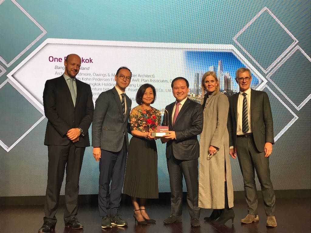 BenoyGlobal's tweet photo. Benoy scored three #MIPIMAsia Awards last night! Best Mixed-Use Development - Silver (LOTTE World Tower &amp; Mall), Best Retail Development - Bronze (Starfield Hanam ) and Best Futura Project - Silver (One Bangkok). Read more: https://t.co/EgCbYyft7D (Photos from @MIPIMWorld) https://t.co/CRNGG15oCz