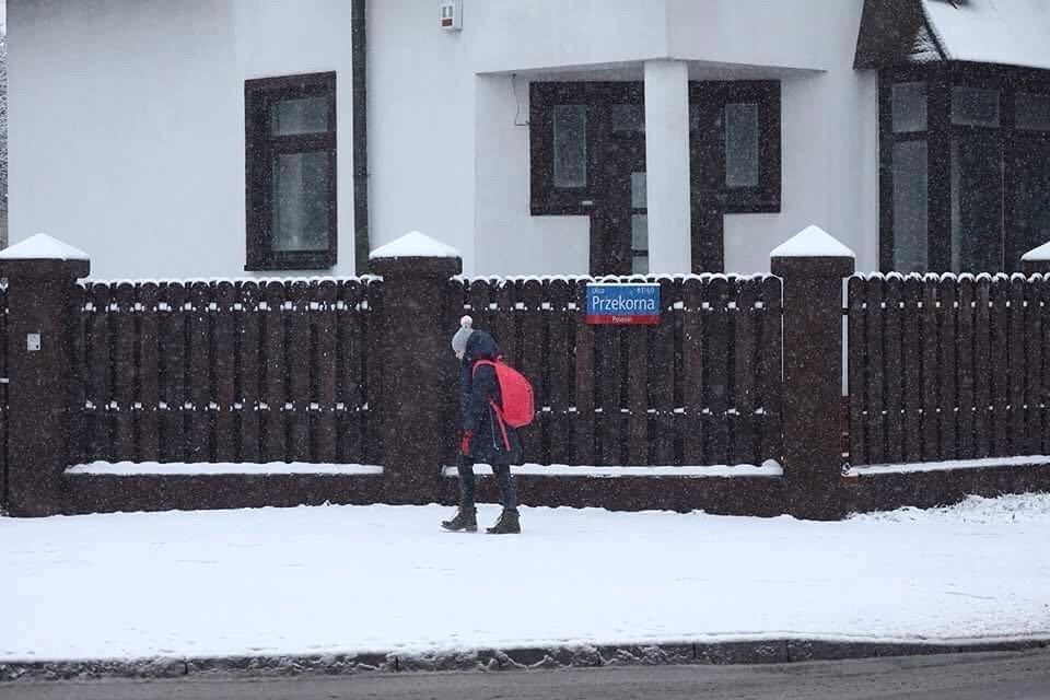 gazeta_wyborcza's tweet photo. Jak Wasza dzisiejsza droga do szkoły i pracy?
fot. S.Kamiński #agencjagazeta
#zima #zimno #zima2017 #śnieg #warszawa https://t.co/wXnzfYhbuj https://t.co/H3Xx0H9MFb