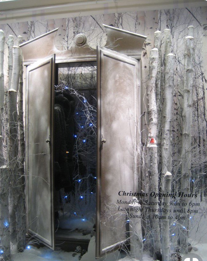 NARNIA | Christmas inspired Narnia Wardrobe (A Magical Window Creation) 
📷 Unknown
#eventplanner #christmas #narnia #wardrobe #magical #mystical #throughthewardrobe #themedevents #inspiration #stylist #decorative #creative