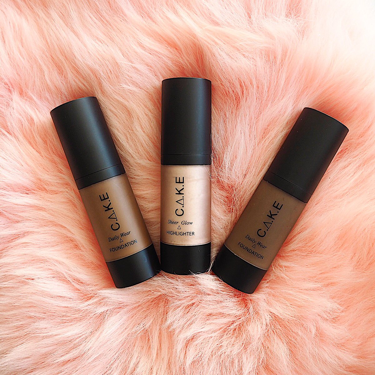 CAKEcosmeticsUK's tweet photo. Thereโs still time to get 30% off your order #makeup #blogger #makeuoaddict https://t.co/FjymrSIbqw
