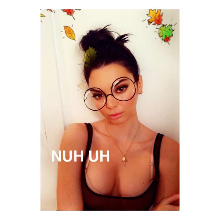 Rocknrollgirl92's tweet photo. New pics of Kendall #jennerupdates https://t.co/QjT2h8gfJ4