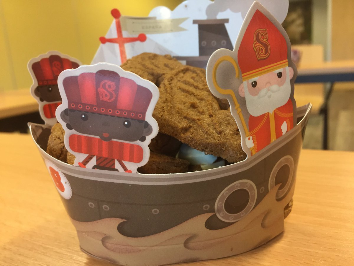 elsmakaay's tweet photo. Sint komt de presentaties van de blended MWB bijwonen https://t.co/Bwp8CyIXgc
