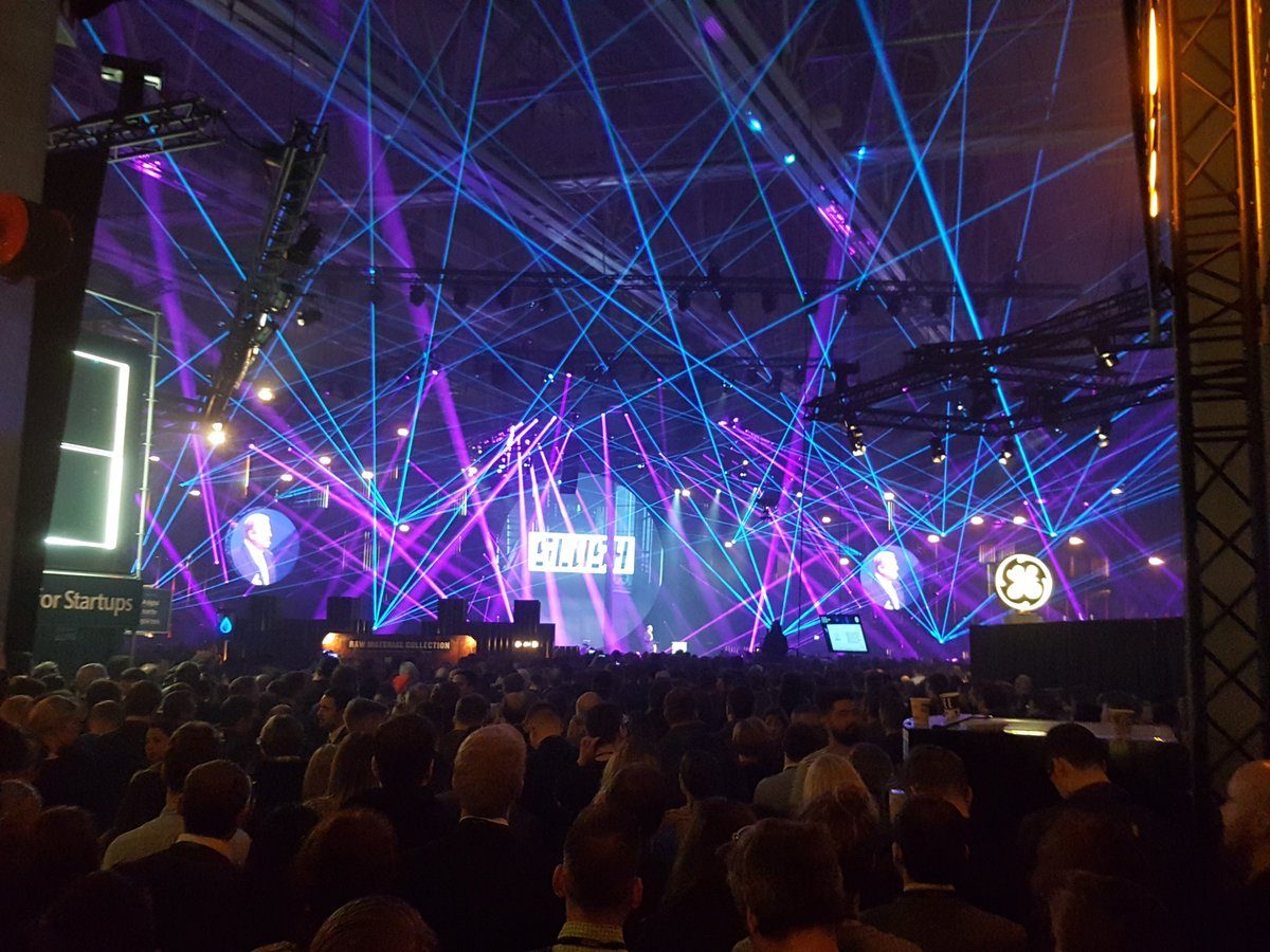 michelegalliMG's tweet photo. Opening #Keynote by Al Gore
#Slush2017 #slush #Algore #Helsinki #OMGIDEON @GideonSmartHome https://t.co/IjKuImiPRl