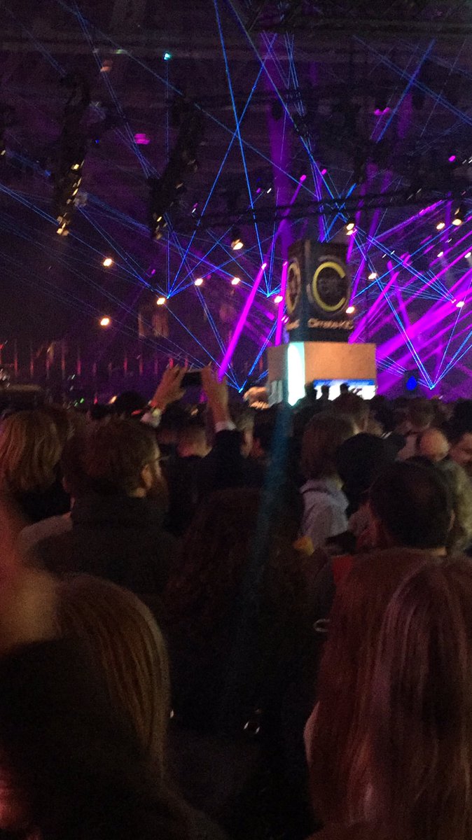 GuyPross's tweet photo. At slush Helsinki ... Al Gore opening the conference https://t.co/L4SF2pnzfm
