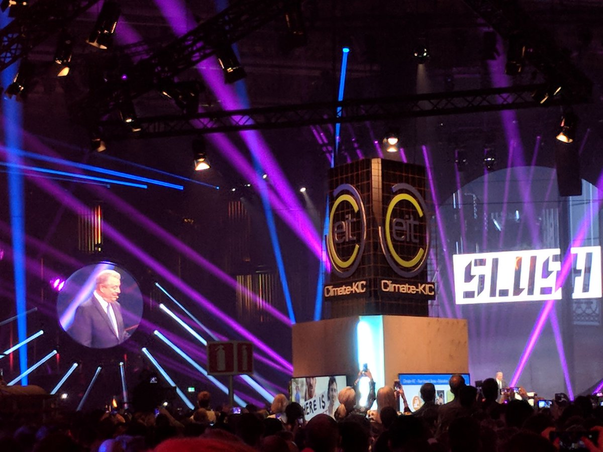 ErikssonMartin's tweet photo. At Slush in Helsinki along with Al Gore and thousands of others who works for a better future. For all others here come speak with us at the Google area. #slush17 https://t.co/AjNPP5GQty