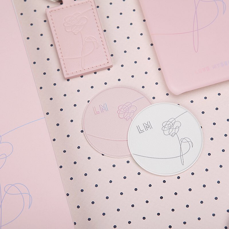 bangtan_russia's tweet photo. [ИНСТА] bts.officialshop https://t.co/er8Gqrr44j