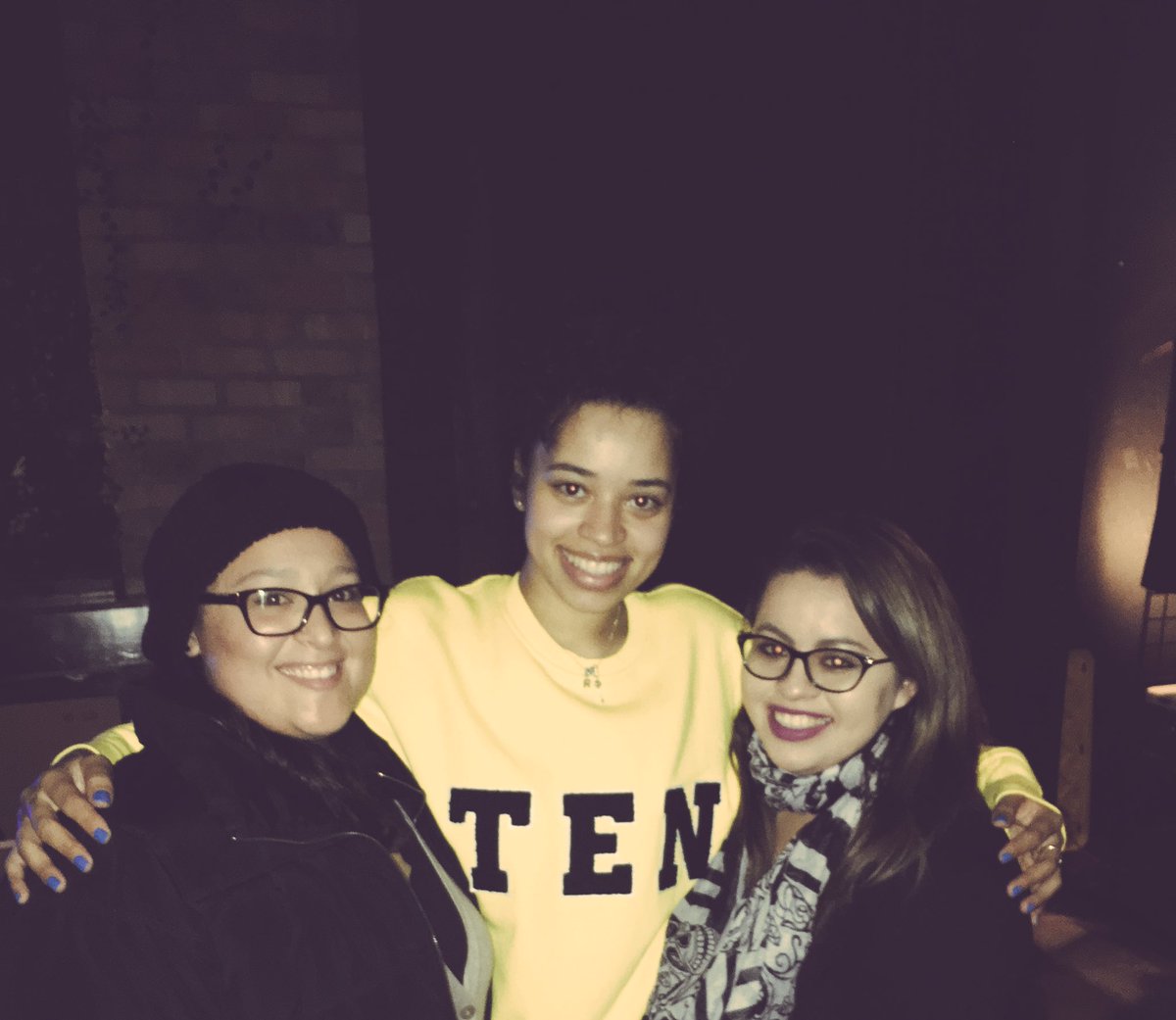 BakRub4aQueen's tweet photo. Had such a great time tonight at the @ellamai #TimeChangeReady show! Brace yourself youngin! Youโre about to blow up! S/o @DJmustard for putting the kid on! https://t.co/mXqhWndSEe