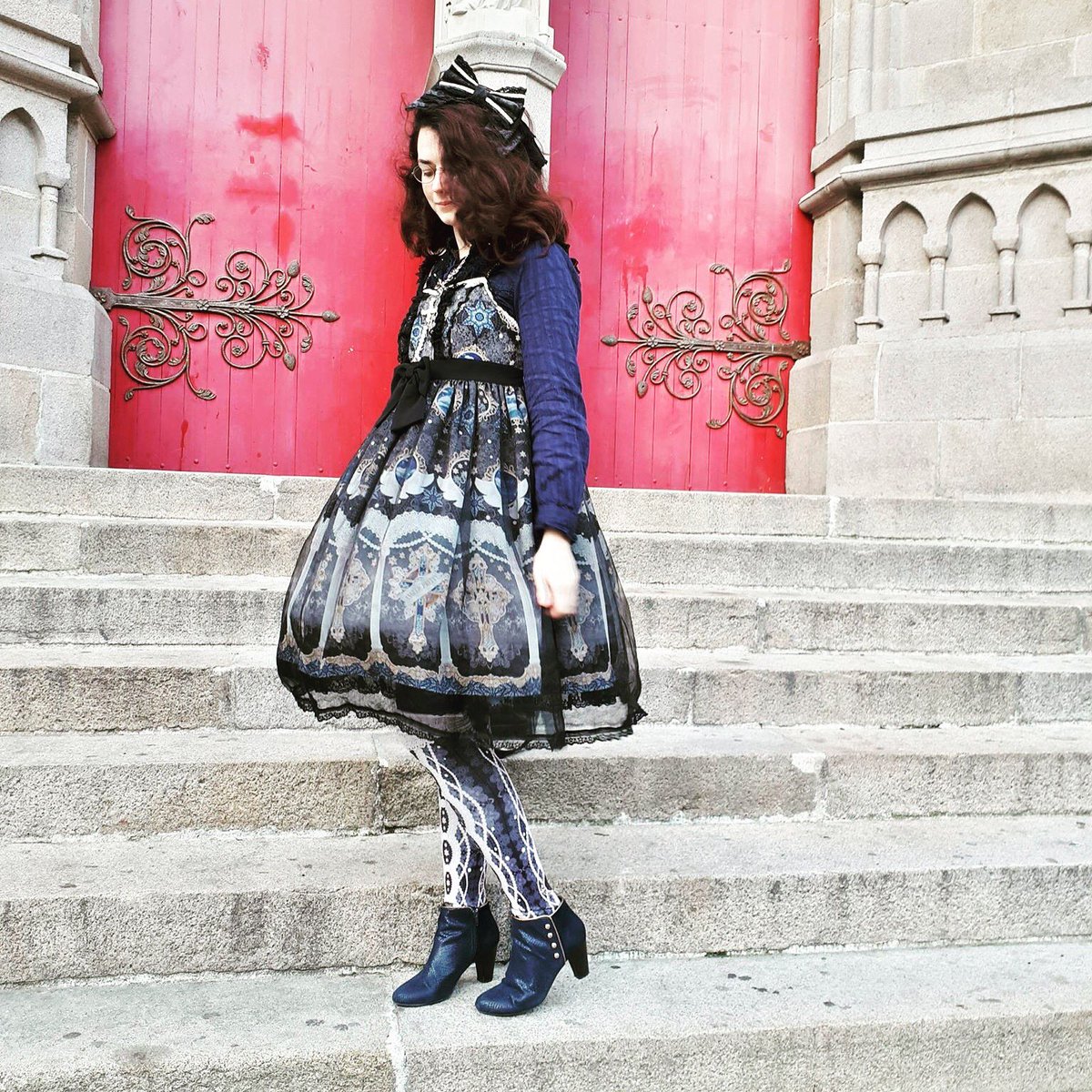 Birlouette's tweet photo. Time of #Lolita #Lolitafashion #gothic https://t.co/7jgixAuOC8
