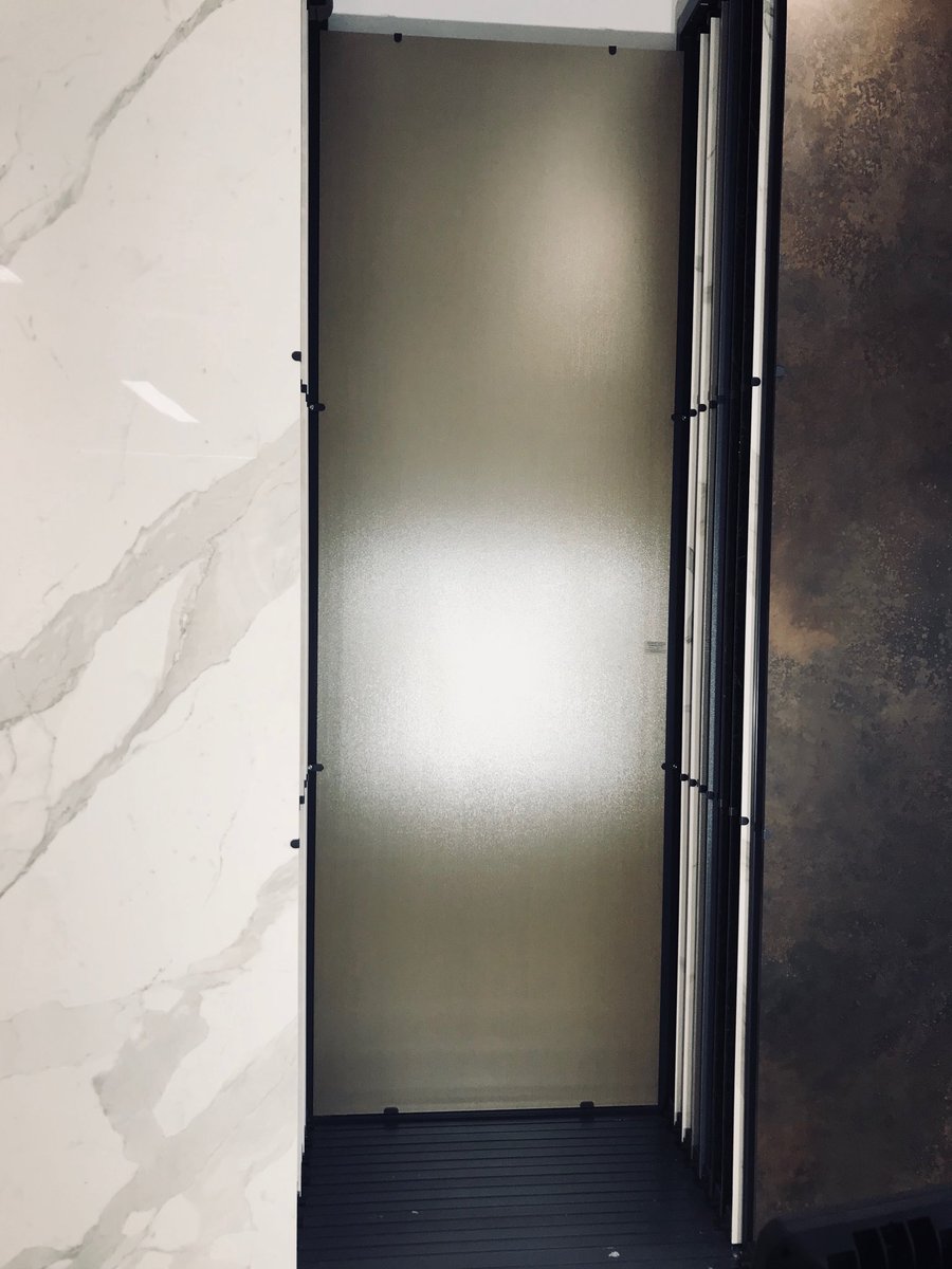 Admiring the amazing scale of these stunning porcelain panels <a href="/S_CWarehouse/">SACW</a>